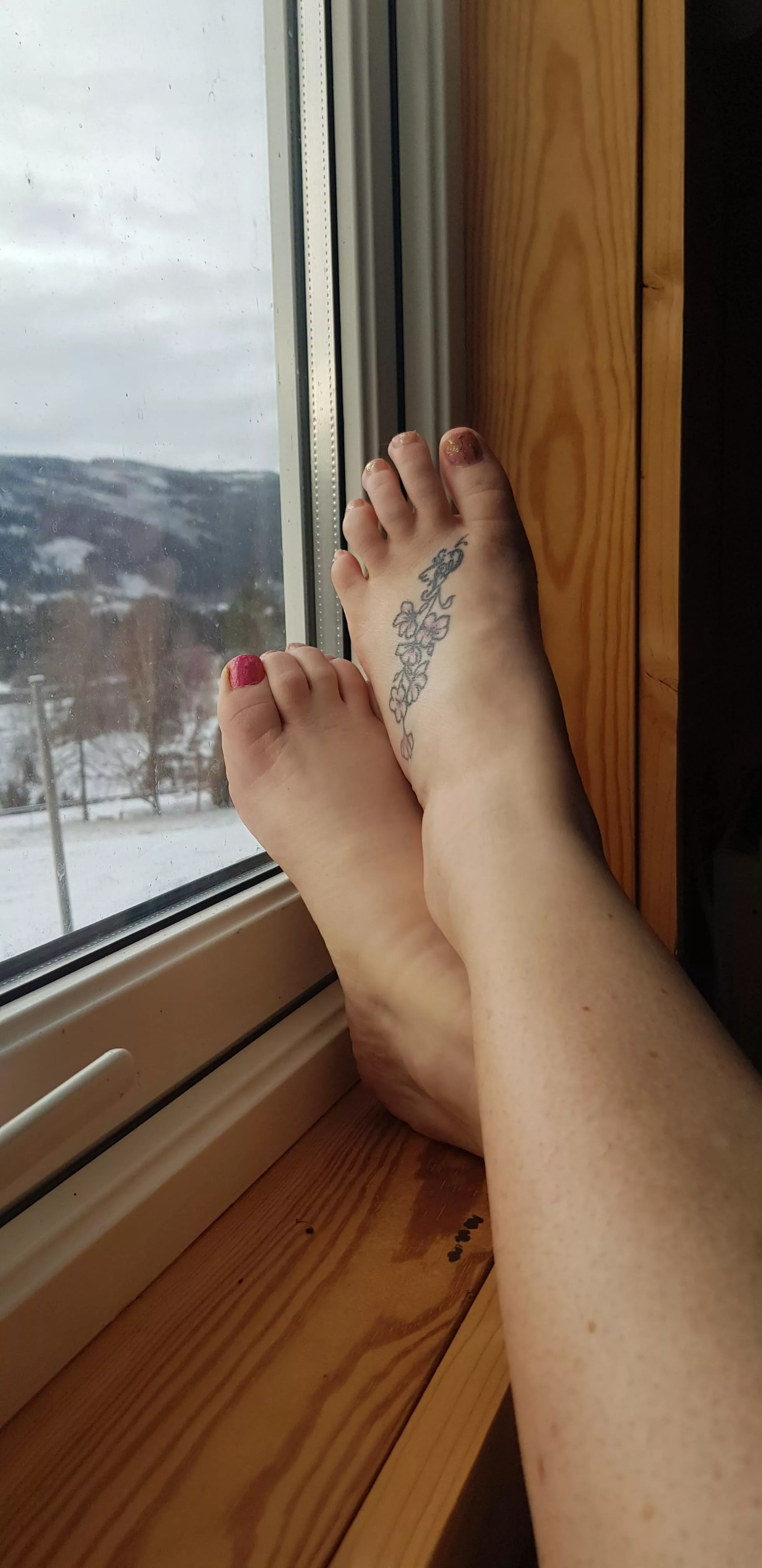 My feet with a view💝