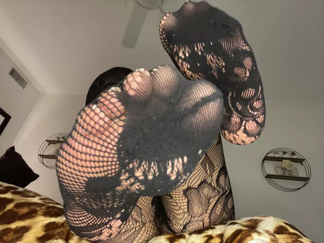 my floral fishnets are so hot 🥵