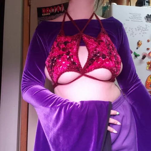 My friend crocheted this starfish top. also wearing sorceress sleeves 💅😈💘