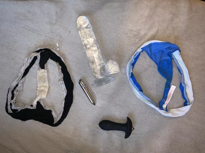 My gfs and her sisters panties… toys aren’t my gfs…