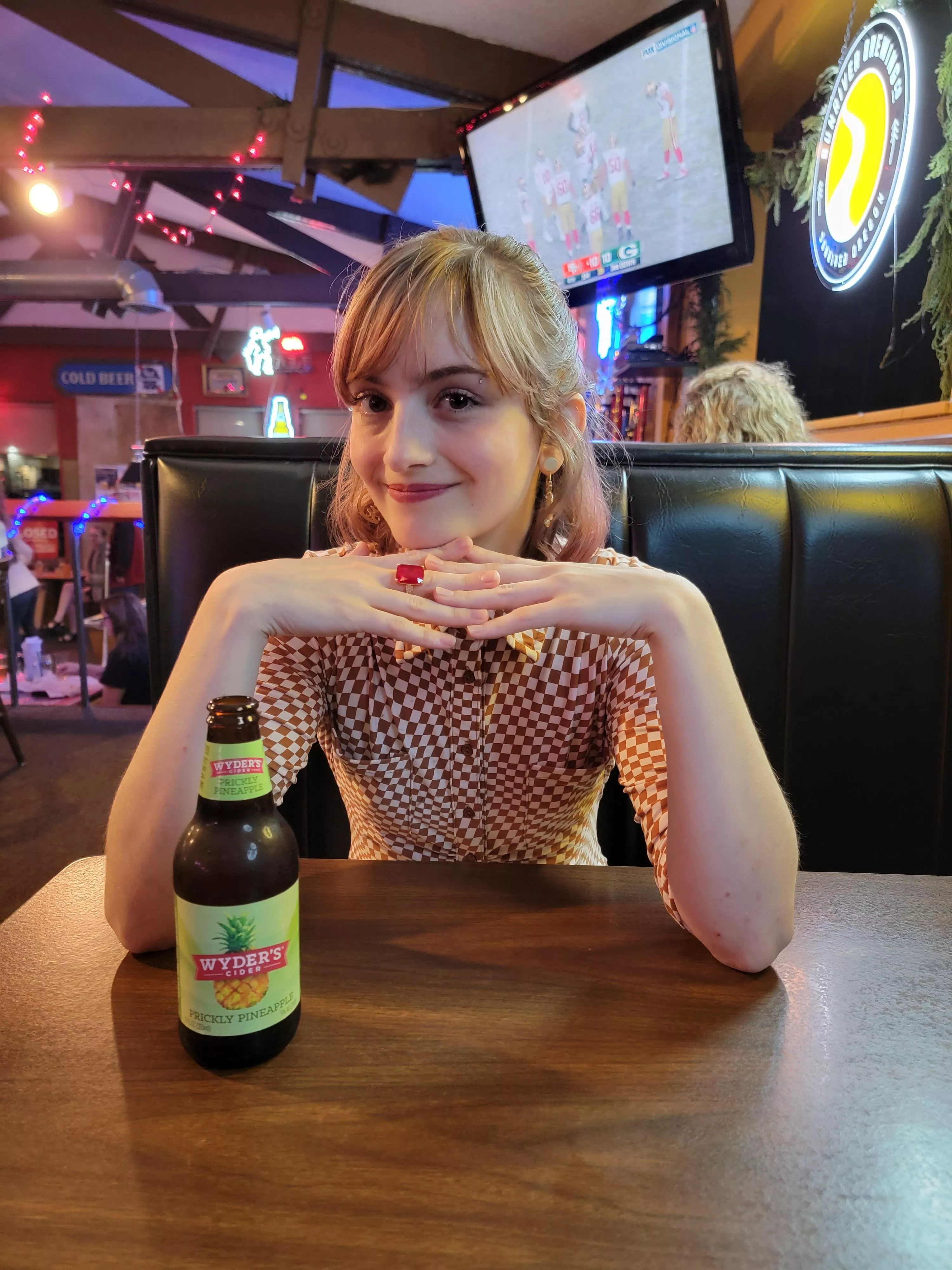 My girlfriend got dressed up tonight and looks fantastic :)