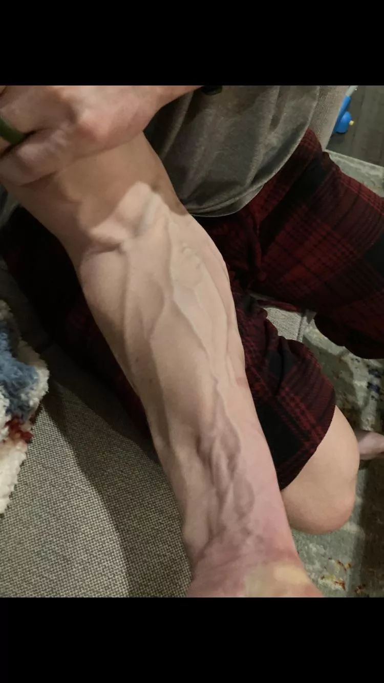 My girlfriend likes seeing me flex. What do you think?