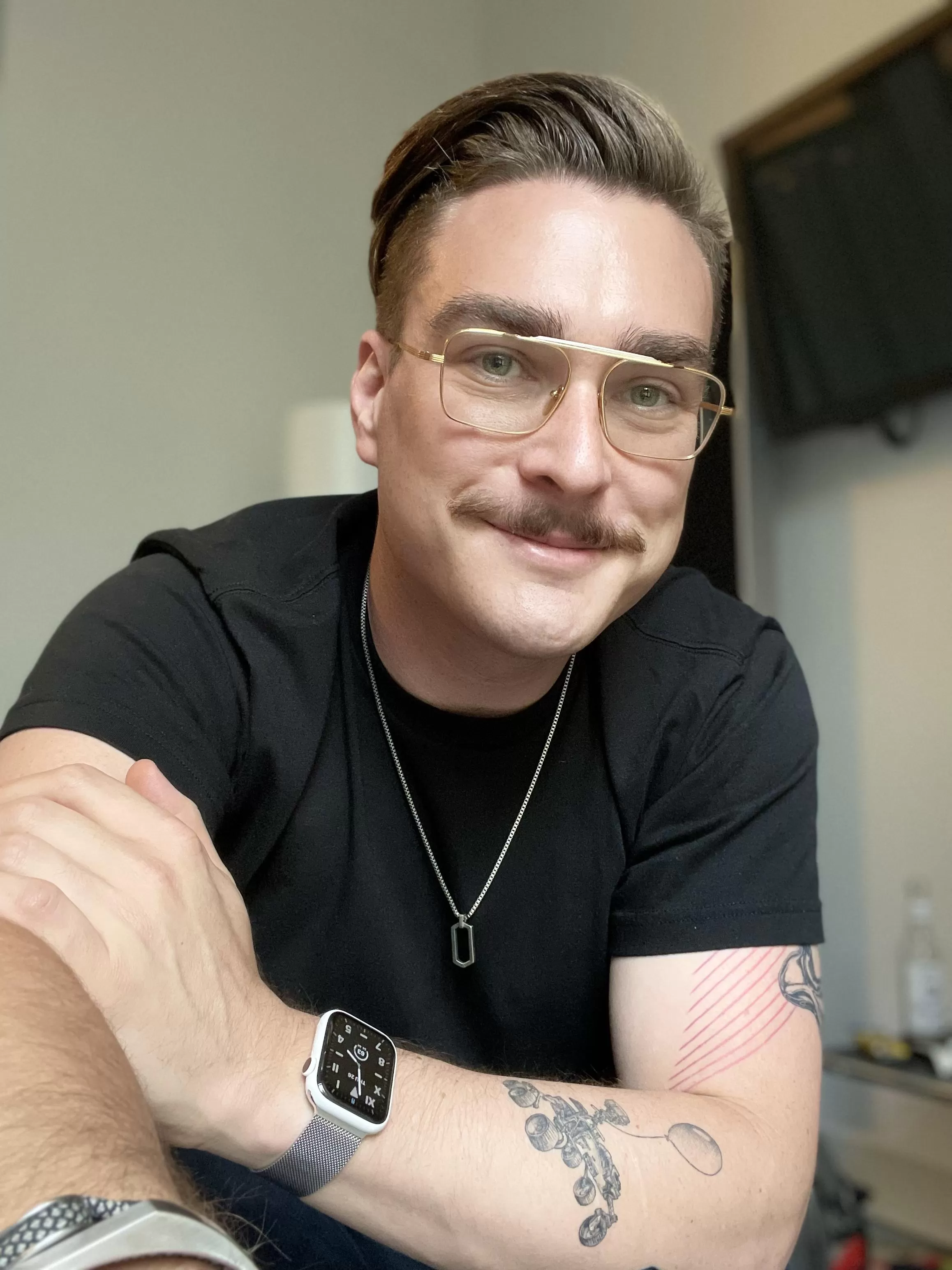 my glasses aren't well-received on the apps... what do the bros think? my glasses aren't well-received on the apps... what do the bros think?