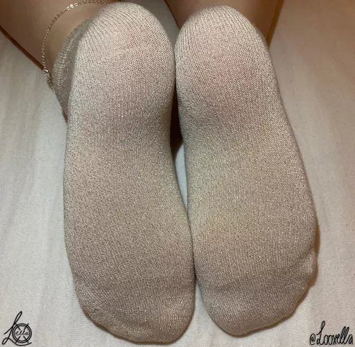 My glitter socks are back on my feet 😁