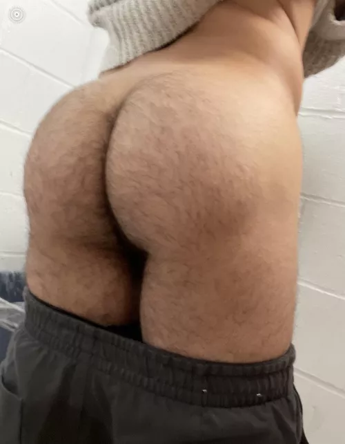 My hairy bubble butt