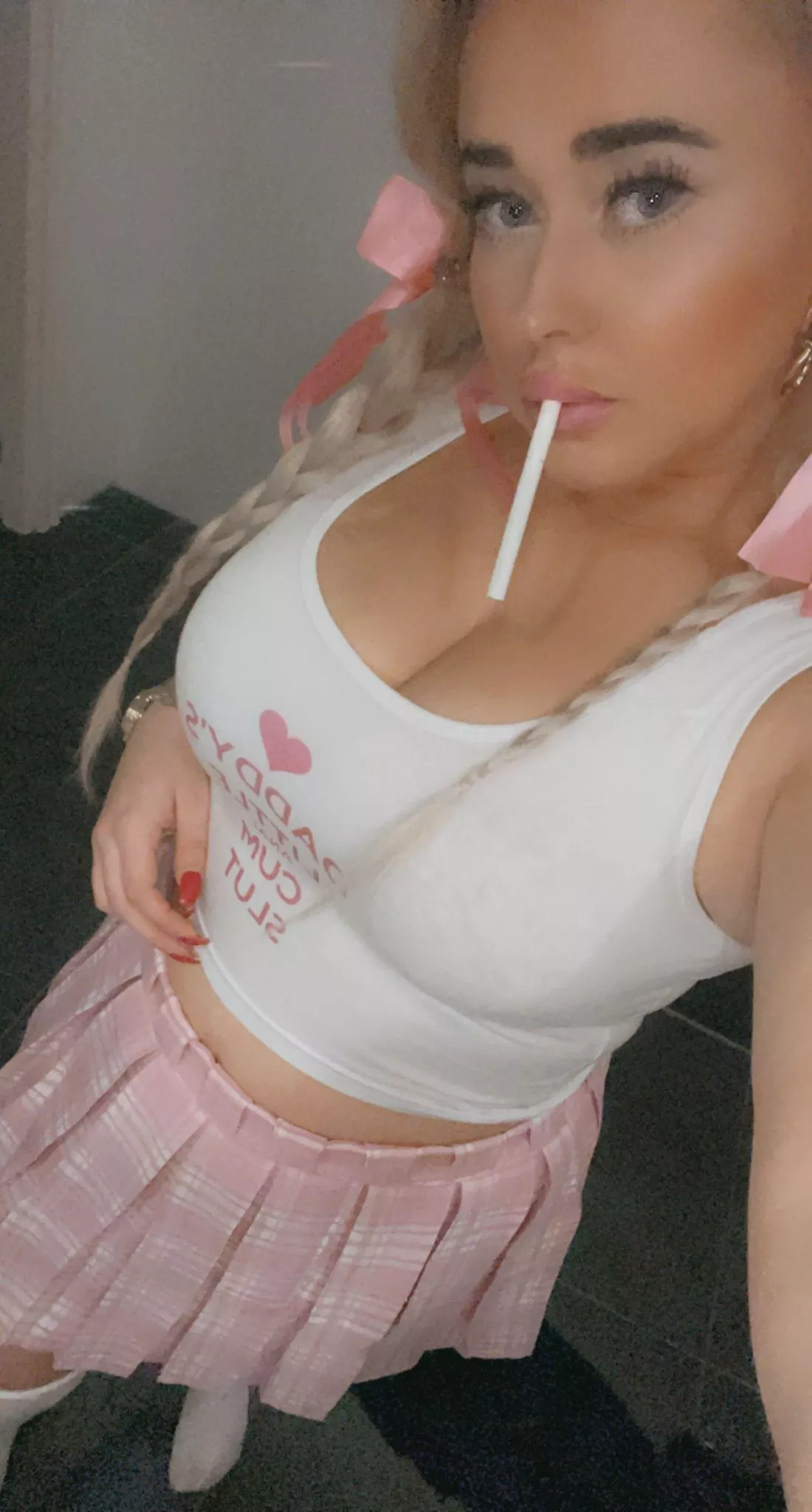 My hot gf 😍😍 tell me what you think