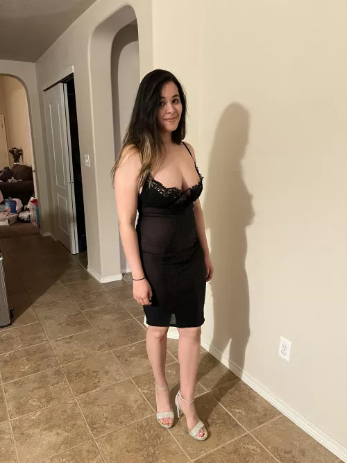 My husband is taking me out on a date, does this look good on a new mom? Would you approach me if he’s there?