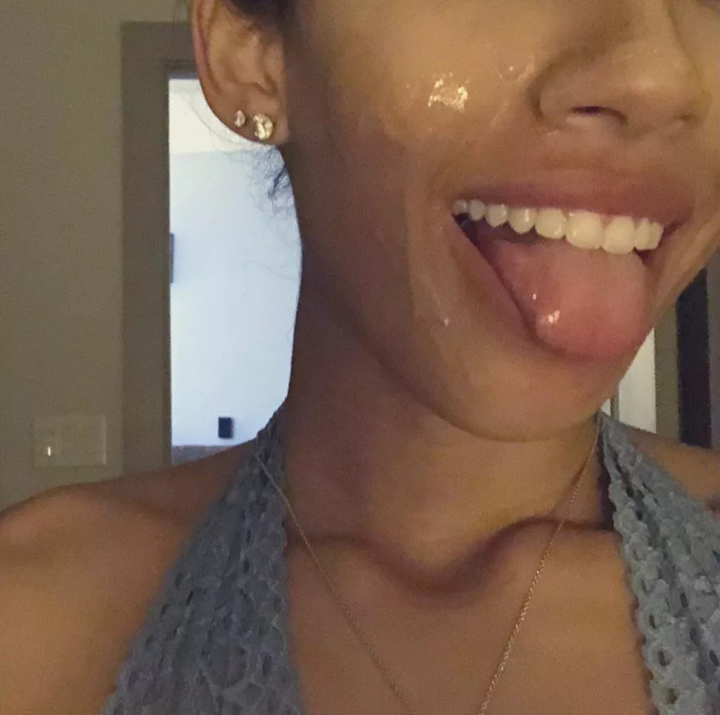 My husband isn’t satisfied. Would you turn me into your cumslut and help make him jealous? 🥺