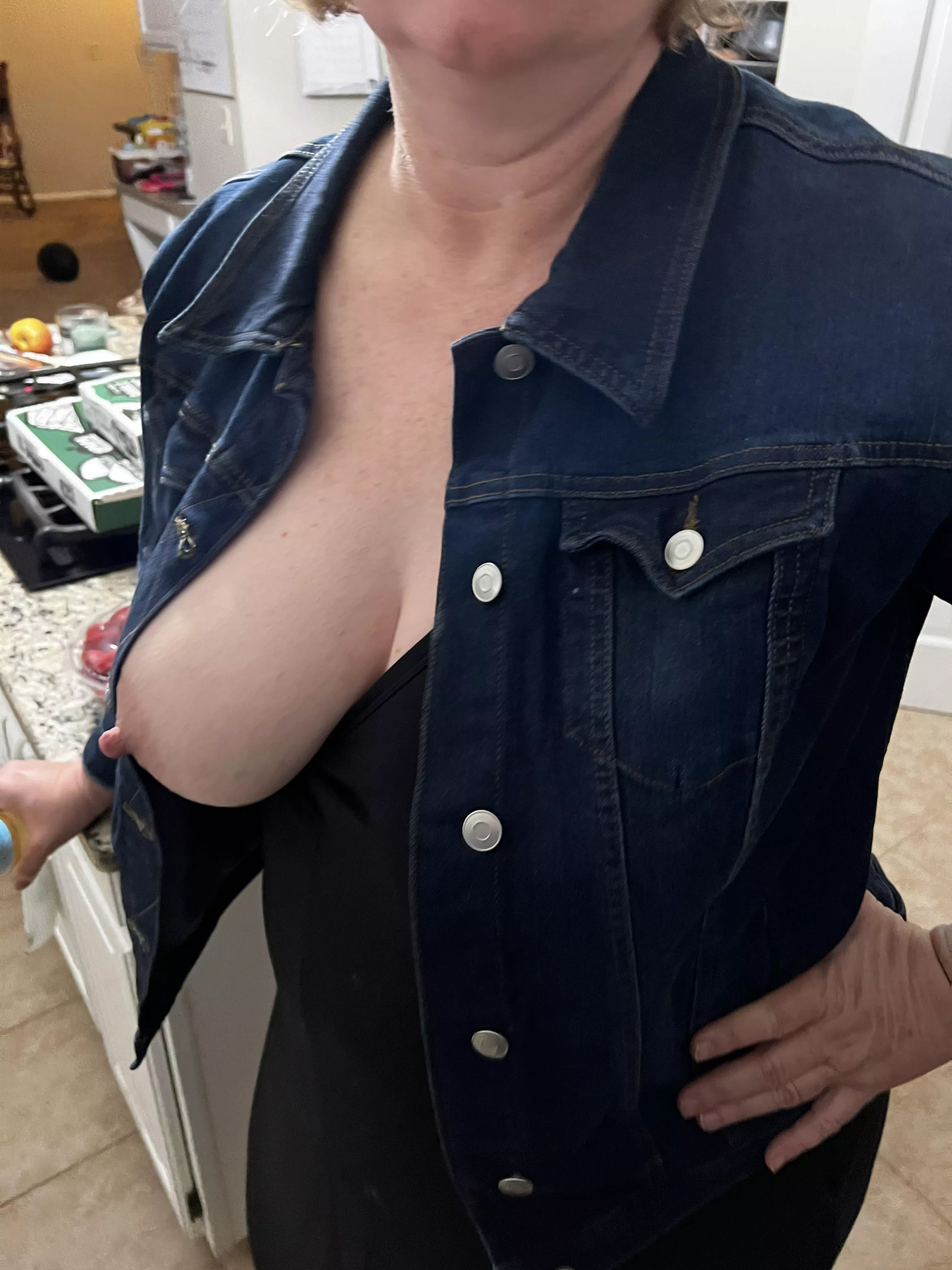 My kitty chose her date night dress. Several people enjoyed her choices on Saturday!