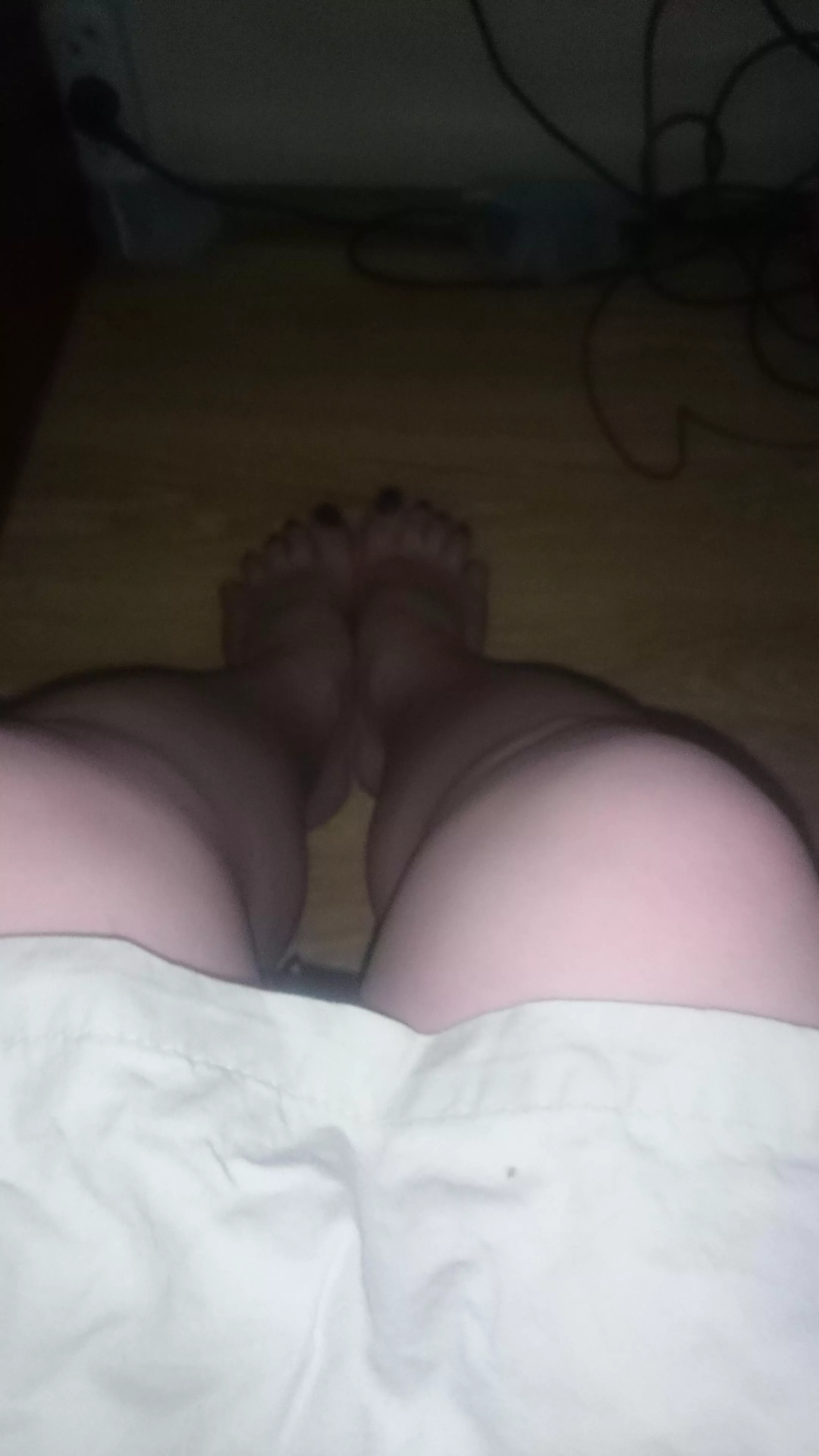My legs now... can you push me further? I want to be whored more