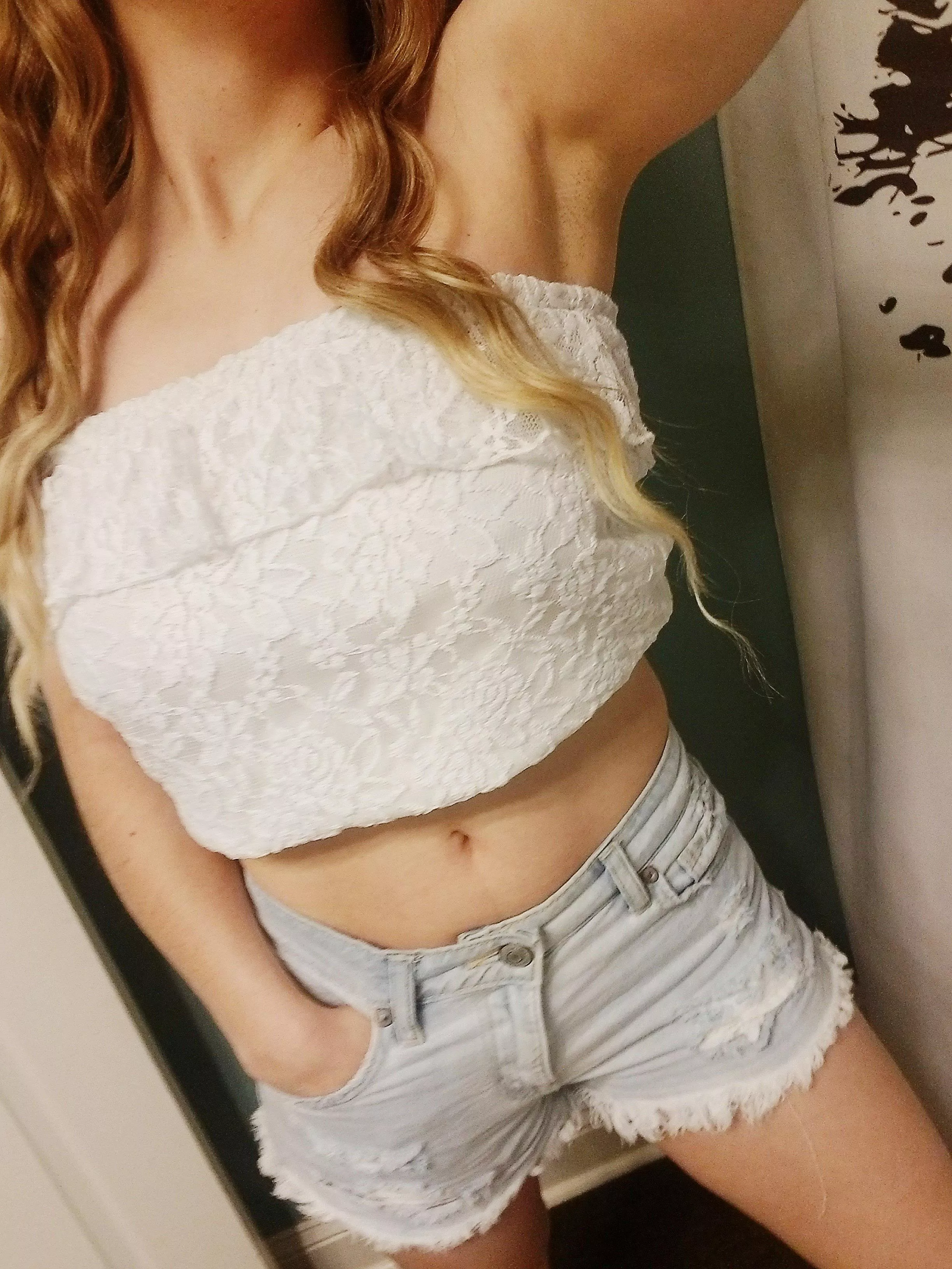 My little belly button peekin out My little belly button peekin out