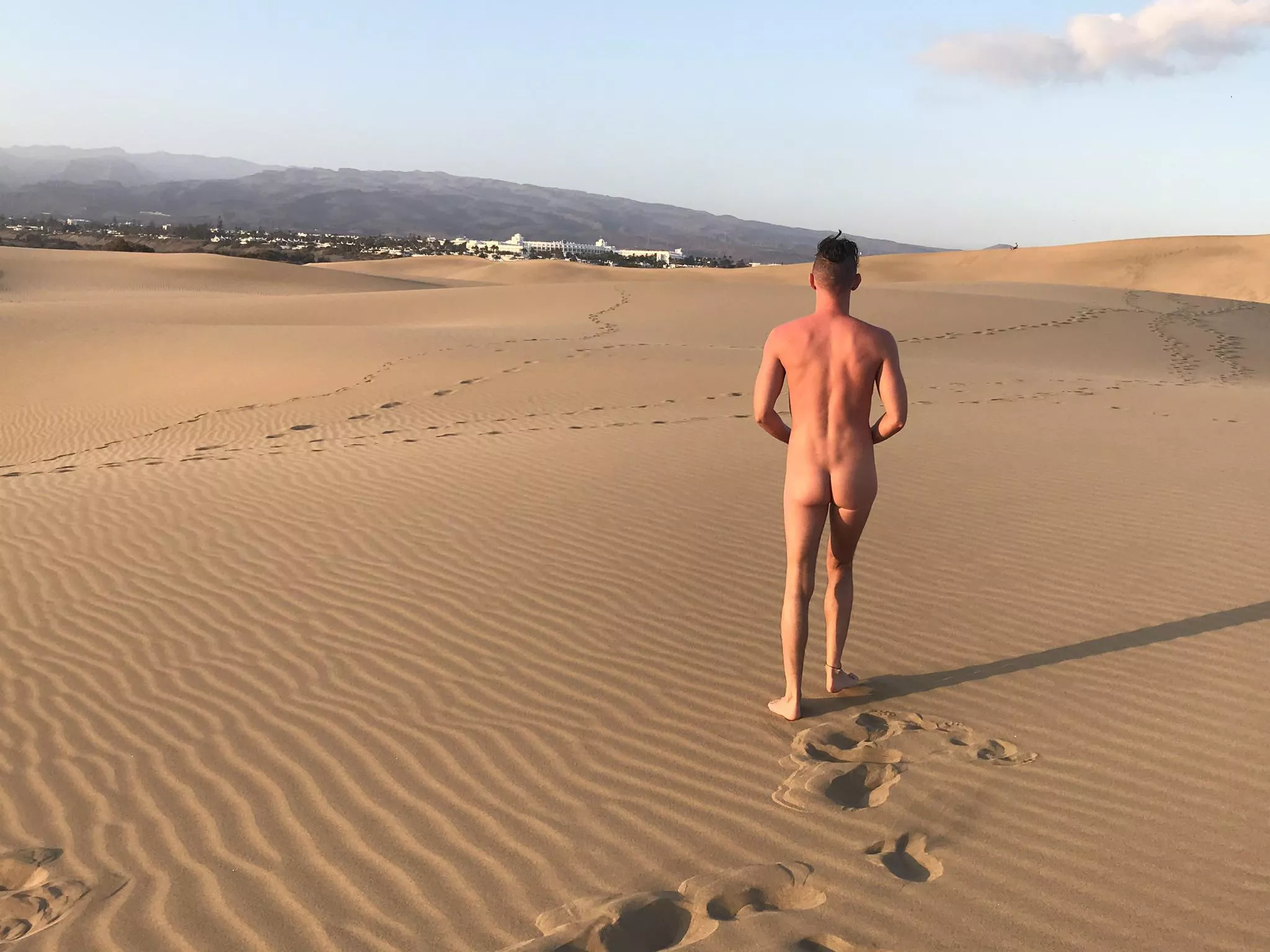 My long term boyfriend heading to the sand dunes in Maspalomas. He proved popular. 🍑 My long term boyfriend heading to the sand dunes in Maspalomas. He proved popular. 🍑