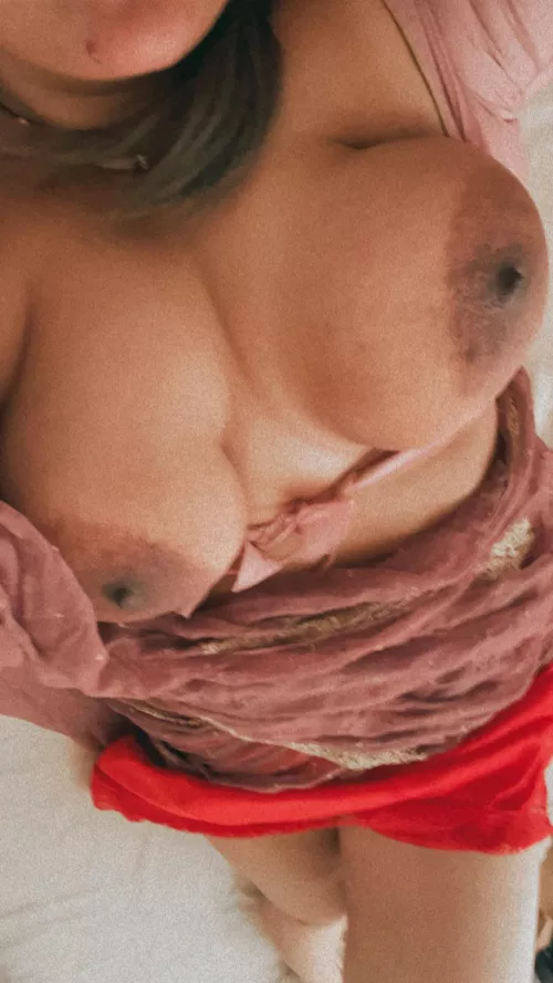 🎶 My milkshake brings all the boys to the yard 🎶 [f][oc]