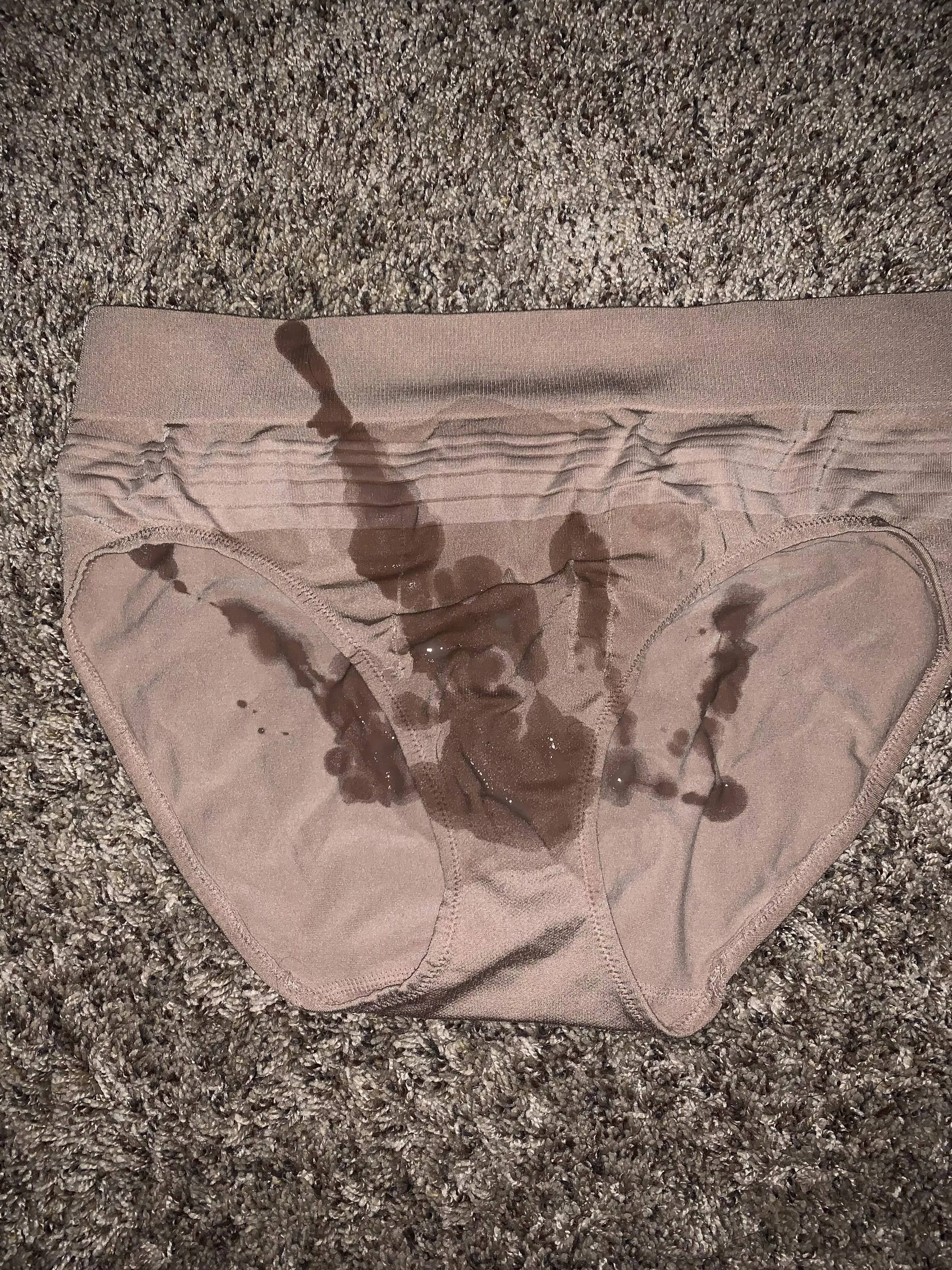 My moms panties make me cum so hard