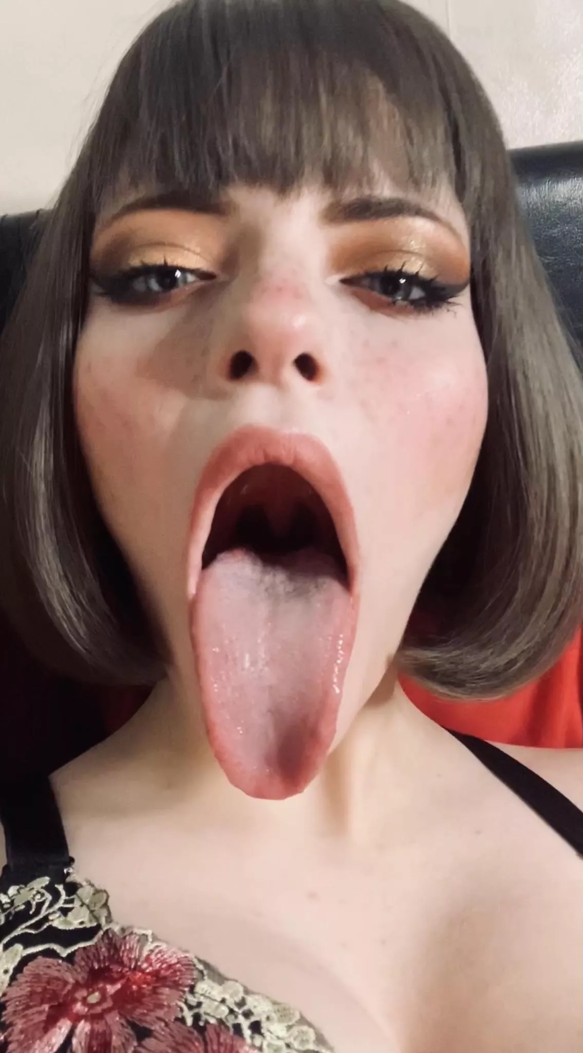 My mouth is open for you~ My mouth is open for you~