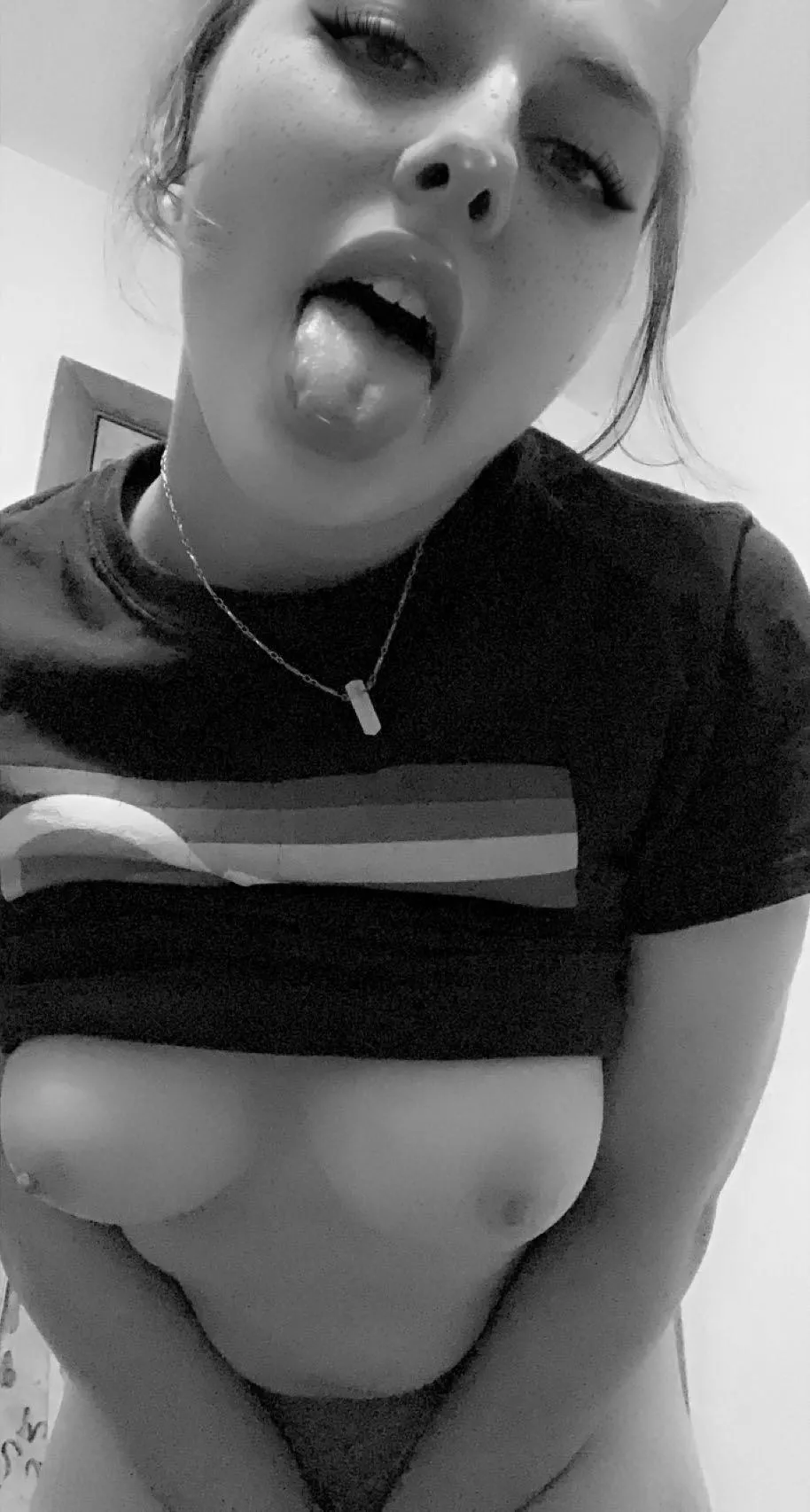 My necklace still looks cute☺️