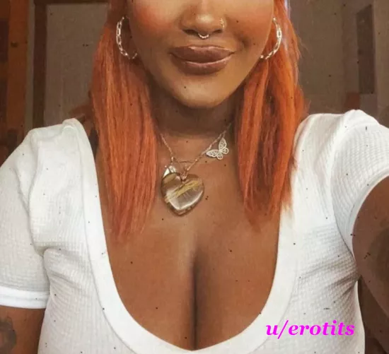 My neckline is ...to be continued 🤷🏾‍♀️ 😂 [OC]