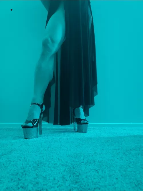 My new heels make me feel sexy 😋 👠