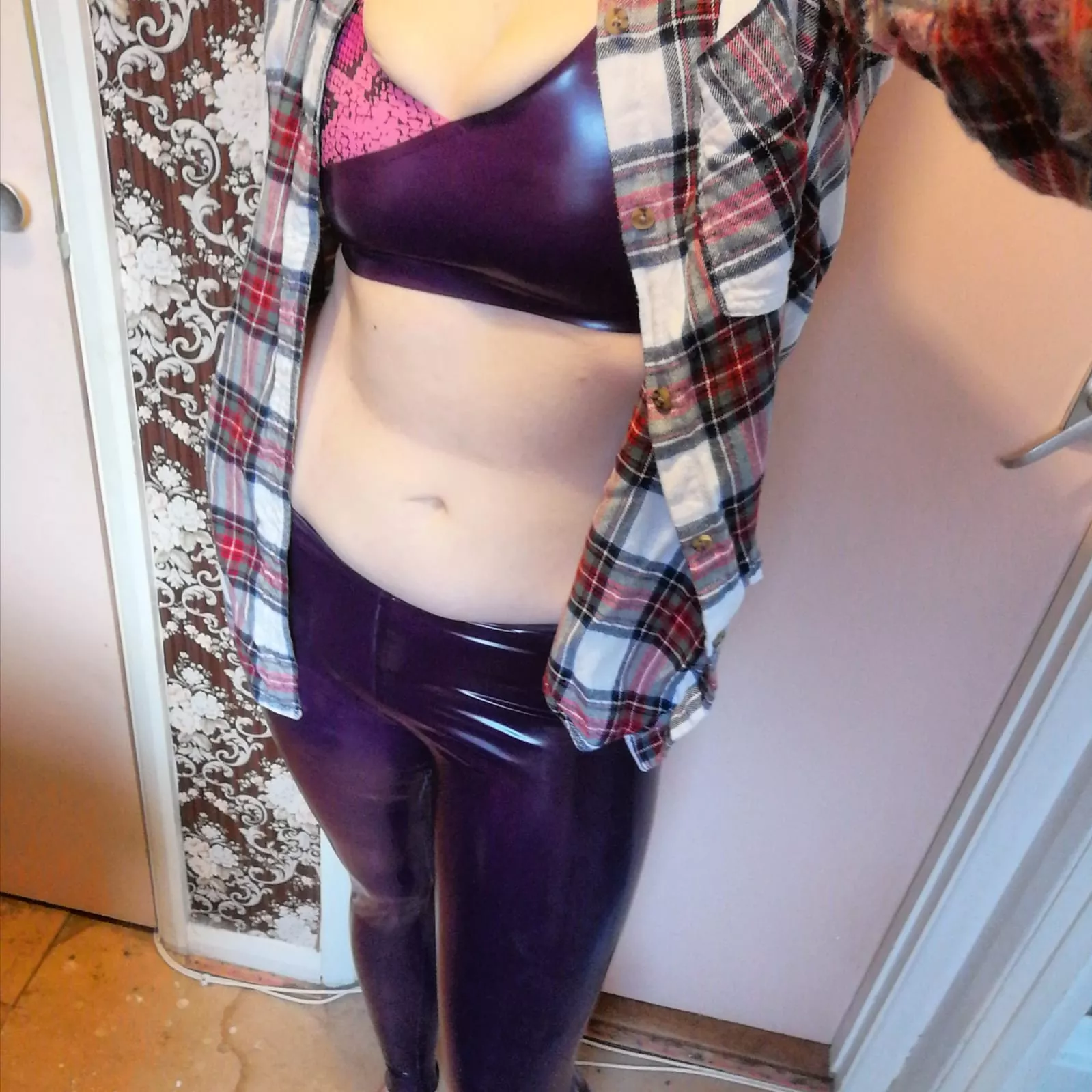 My new Latex Couture crop top with my leggings 🥰💜 My new Latex Couture crop top with my leggings 🥰💜