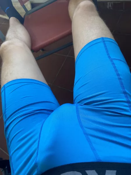 my new running compression shorts are very comfortable but also pretty revealing! Thoughts? 🤔