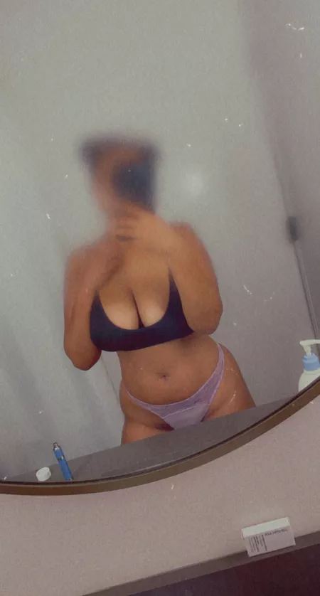 💦💦 MY ONLY FANS IS ON SALE right now ! Links on my profile 😈😈😈