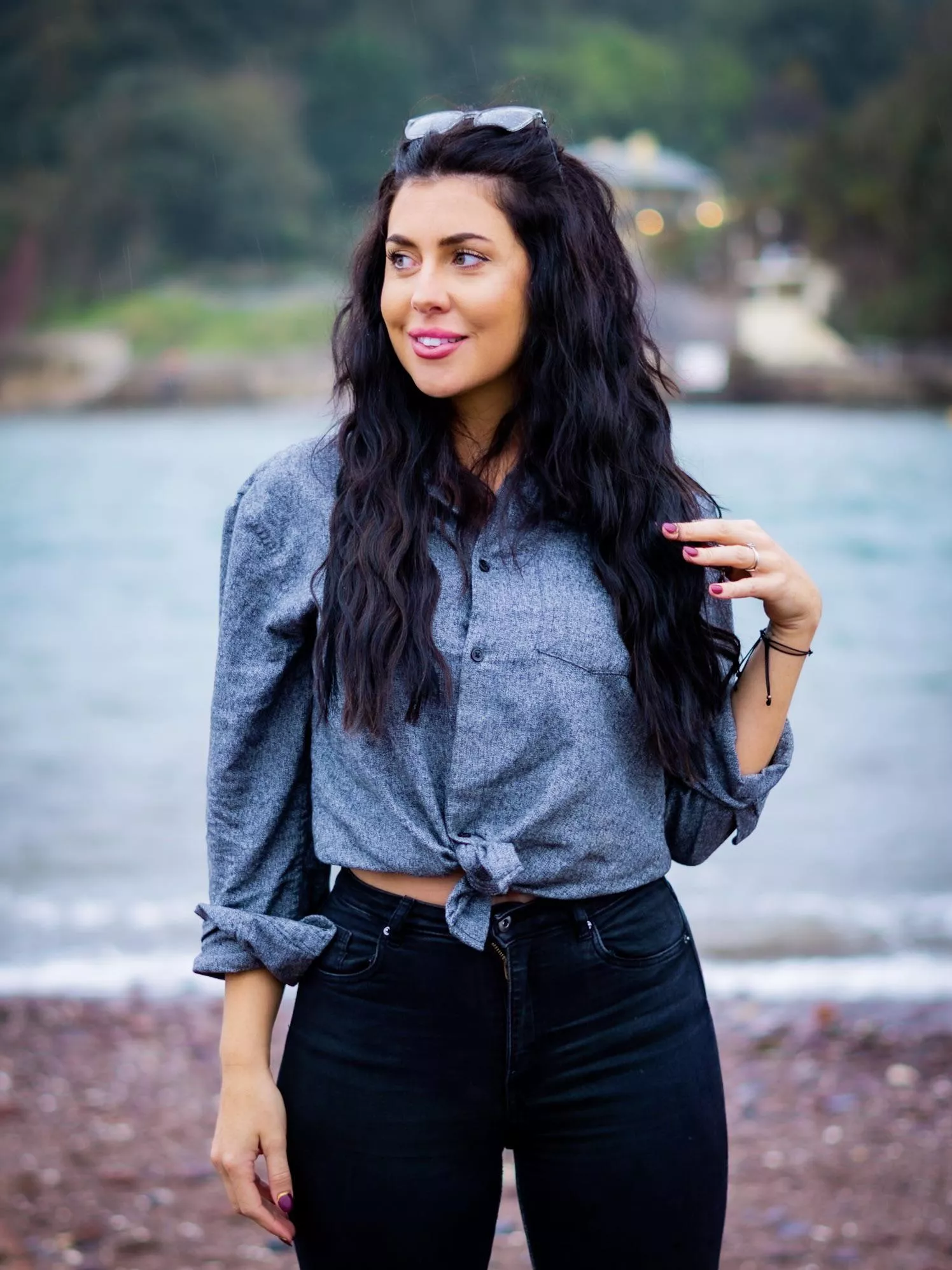 My Onlyfans is FREE!! and every new fan gets sent a DM with a video wearing less clothes.. 😜Come say hi .. link in comments 😘