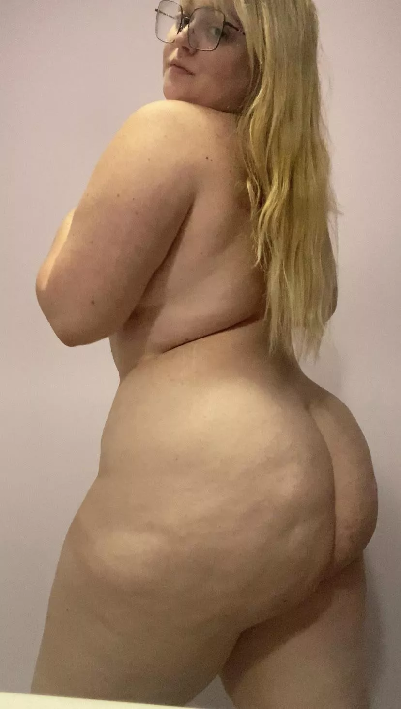 My Onlyfans is on sale for only $3.29! 🥰 no pay walls, 400+ uncensored pictures, clips, full videos, and free chatting 💕