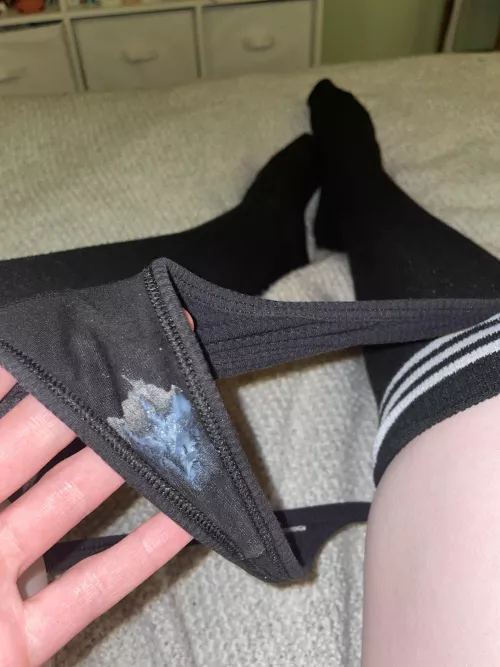 My panties get a little messy after play time😋
