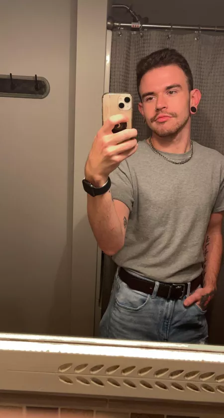 my partner just bought a new house and we love it, but now it’s time to unpack. 🥺😪