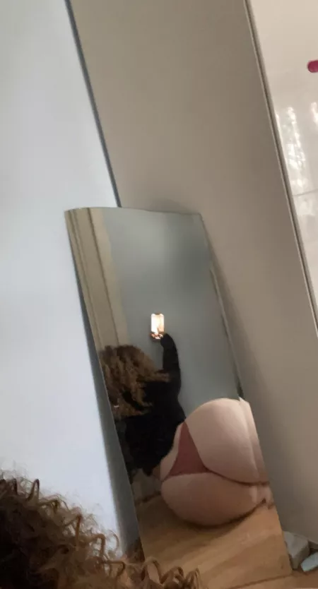 My phat ass and broken mirror π