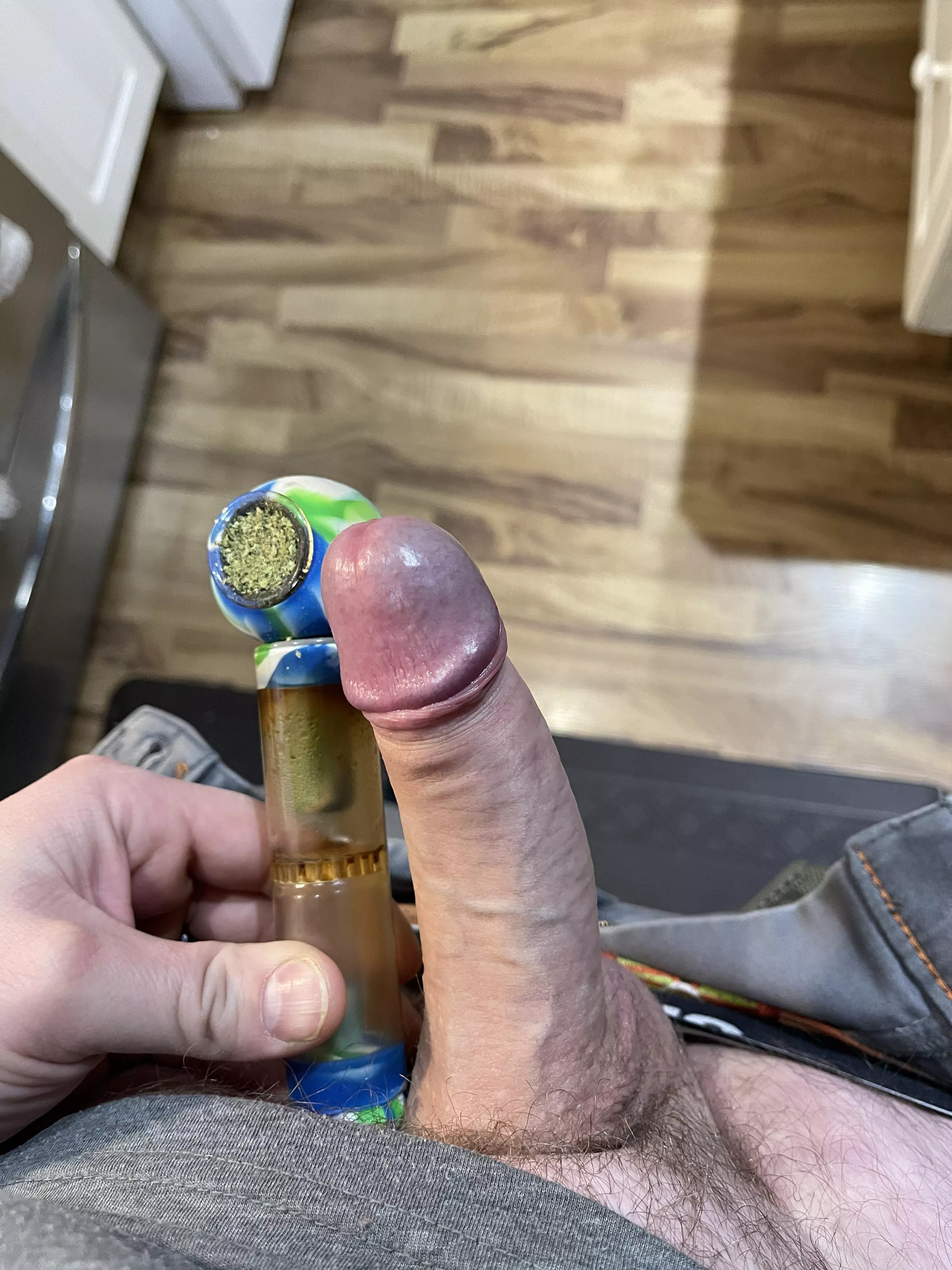 (M)y pipe and I hope everyone is having a fun Halloween weekend π (M)y pipe and I hope everyone is having a fun Halloween weekend π
