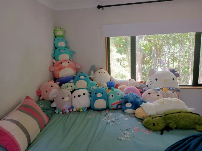 MY PLUSHIE COLLECTION!! still don't think I have enough tho...lemme see your plushie collections!!