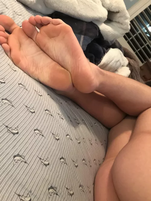 My pre bath feet and ass~