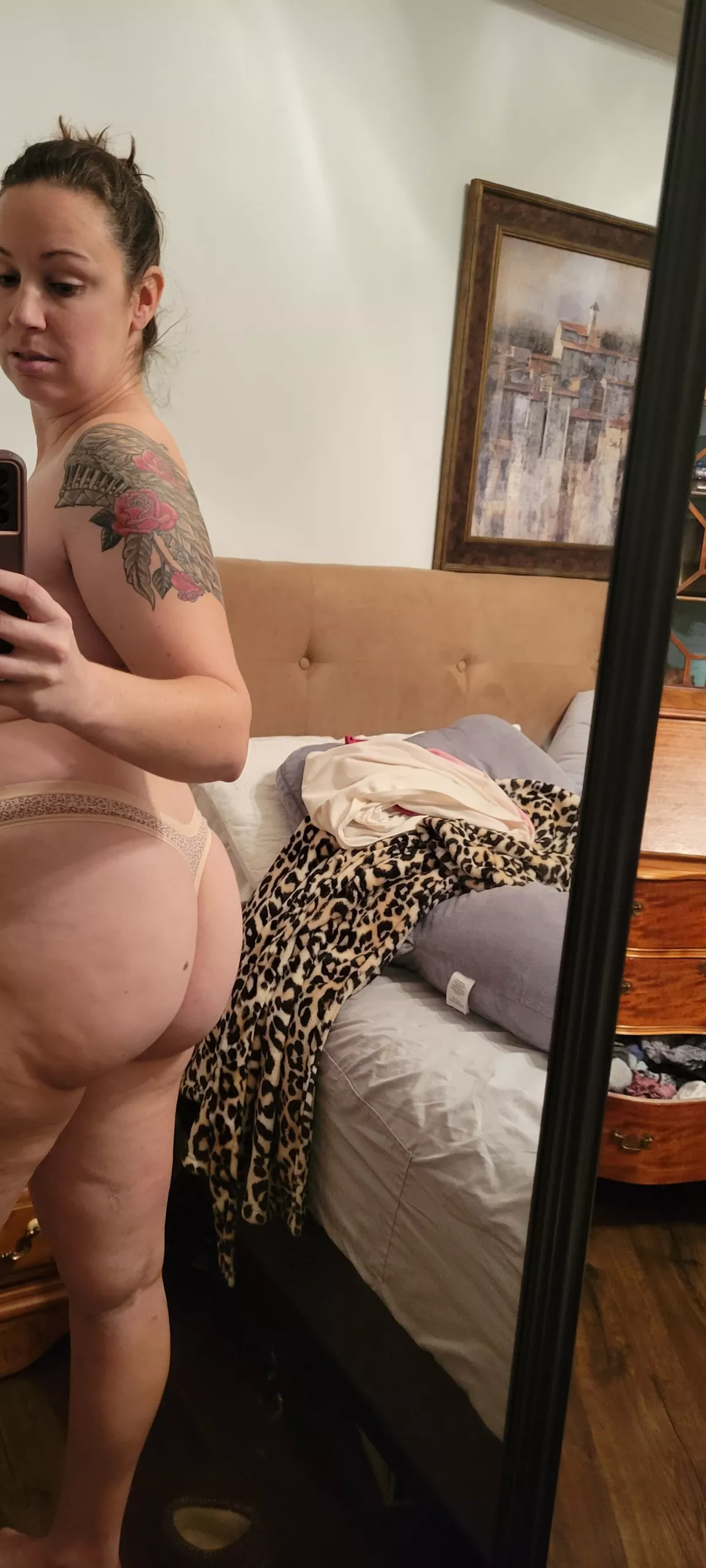 My pregnant ass makes the thong disappear!