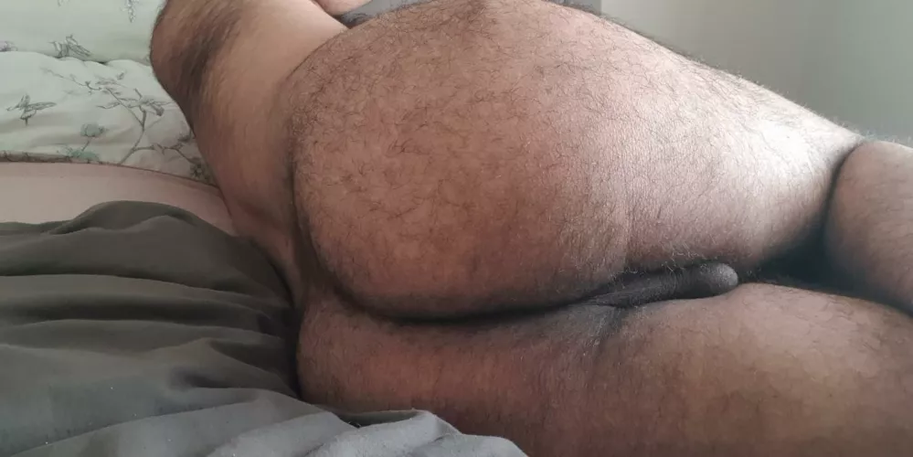 My round peachy bum 🍑