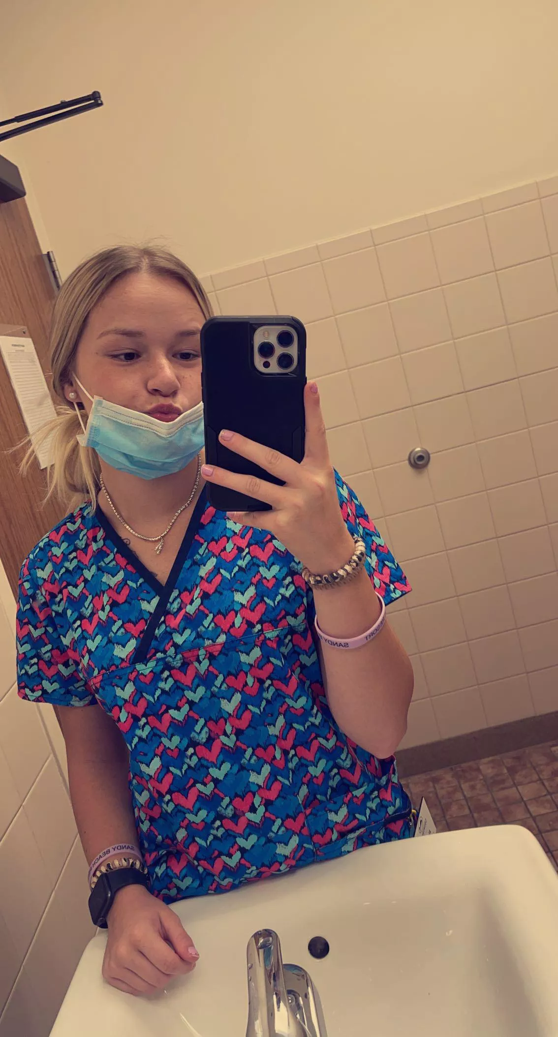 my scrubs are so comfy π my scrubs are so comfy π