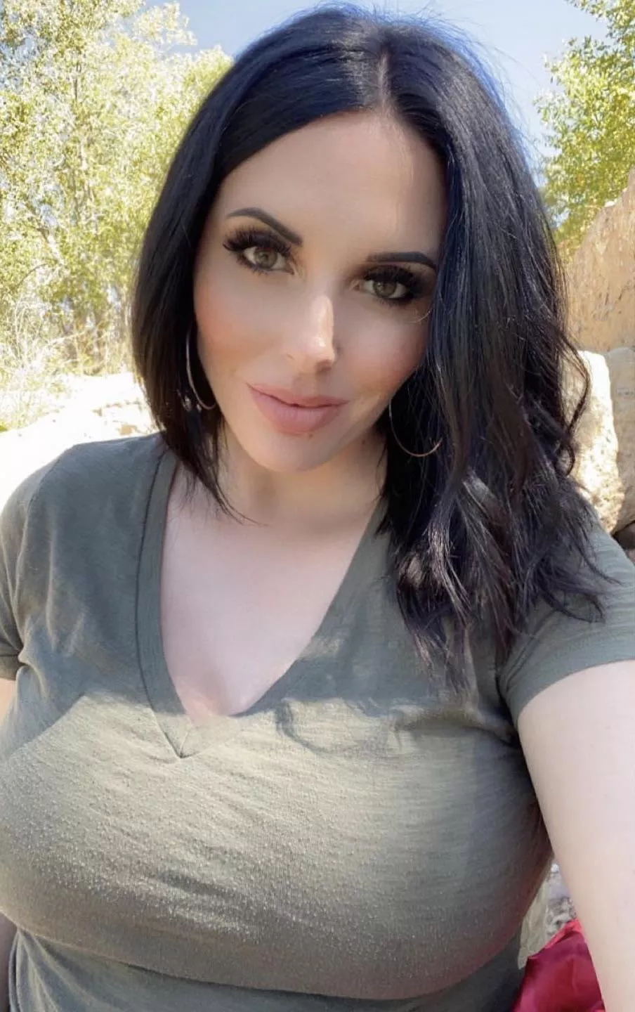 My sexy AF aunt. She’s 35yo and a mom of 4. She’s currently pregnant again. WWYD?