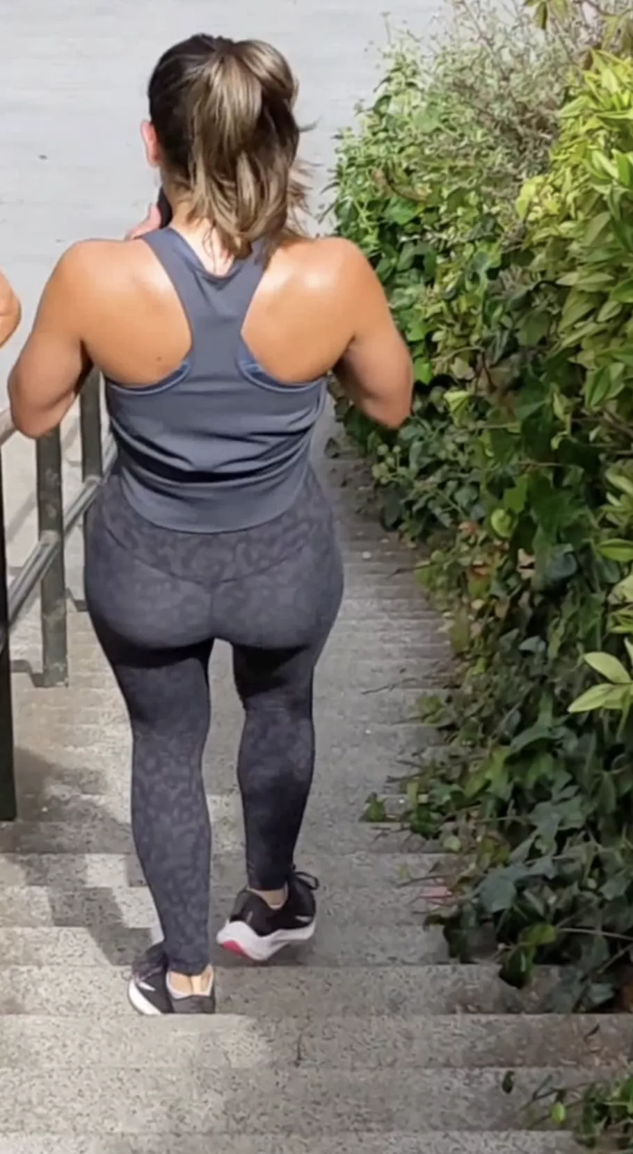 My sexy gf showing it off in my favorite leggings. Have full video and willing to share with fit guys with abs ;). Hmu