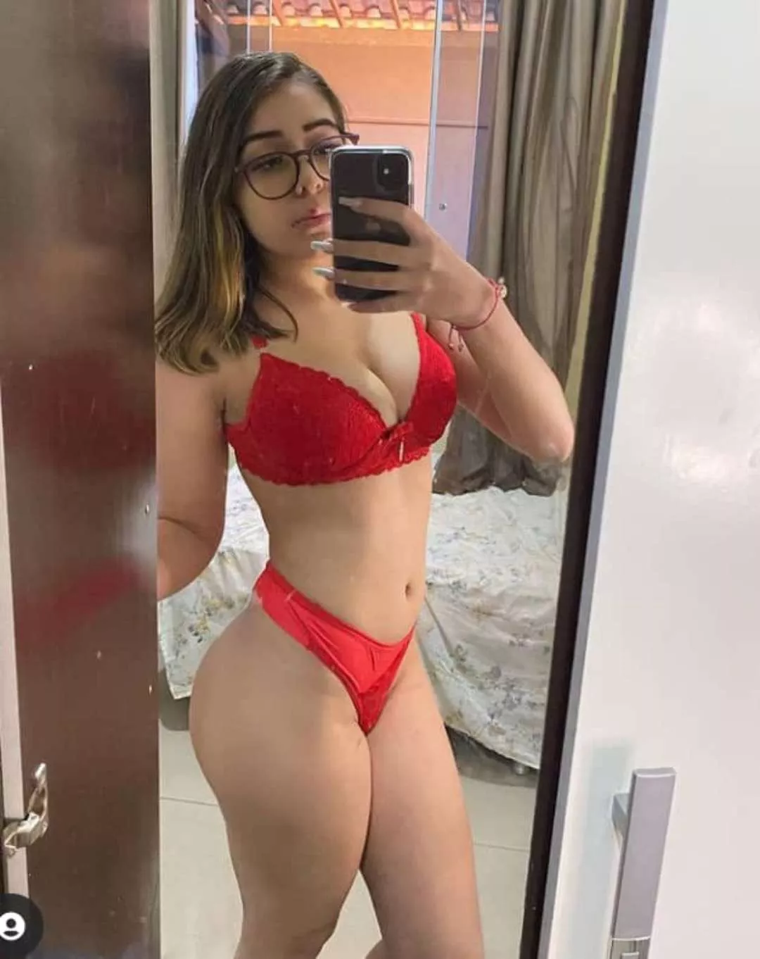 My simple mistress seeking for more submissive slave who’s ready to serve me and we explore kinks together chat me on Snp kendrabecca