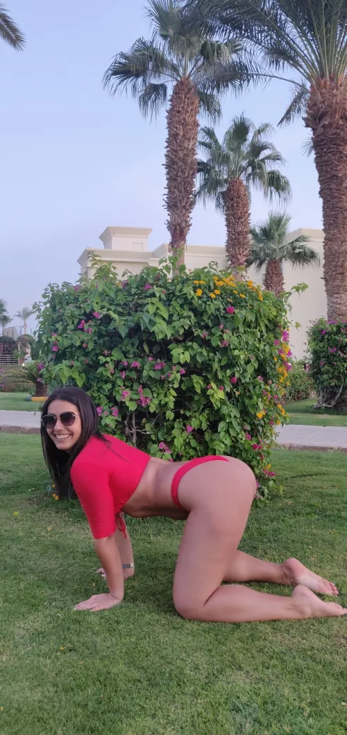 My slutwife posing doggystyle