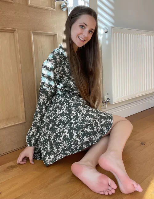 My soles feel so soft today! Can I stroke your face with them?π₯Ίπ