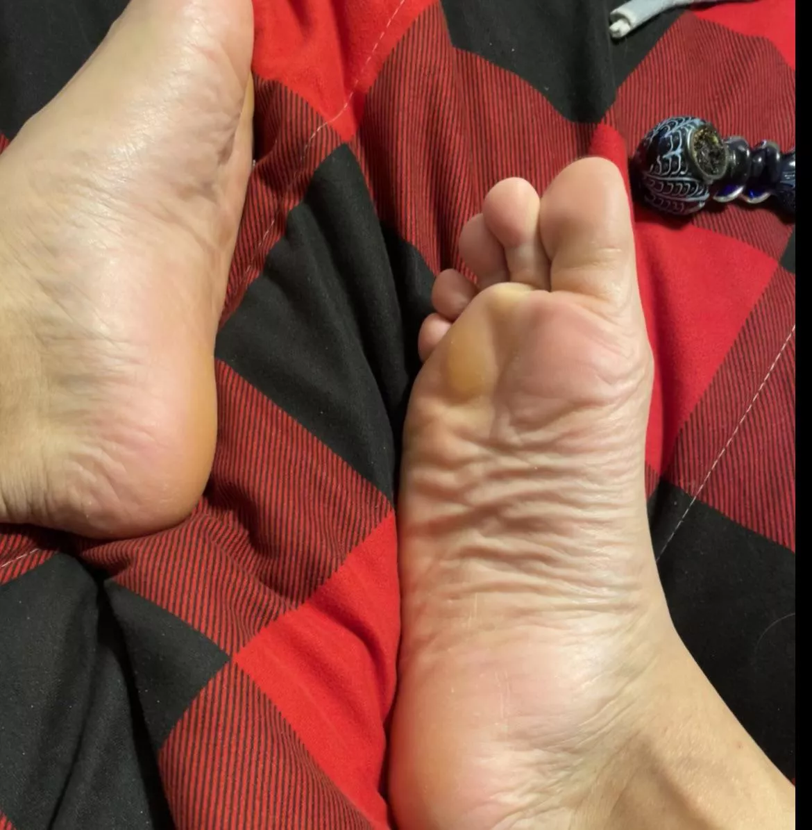 My soles & Smokin a bowl 🤘🏼🌴