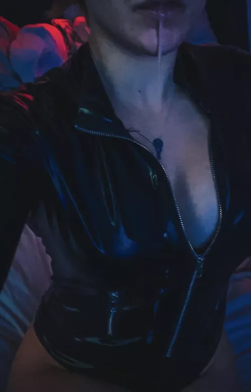 My spit should be the only thing on your diet 😈