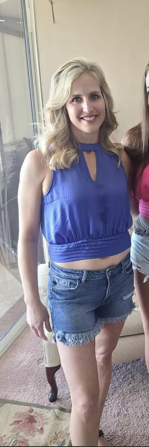 My step mom 🥵🥵