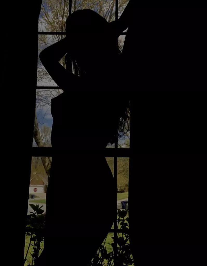 my take on the silhouette challenge 🖤