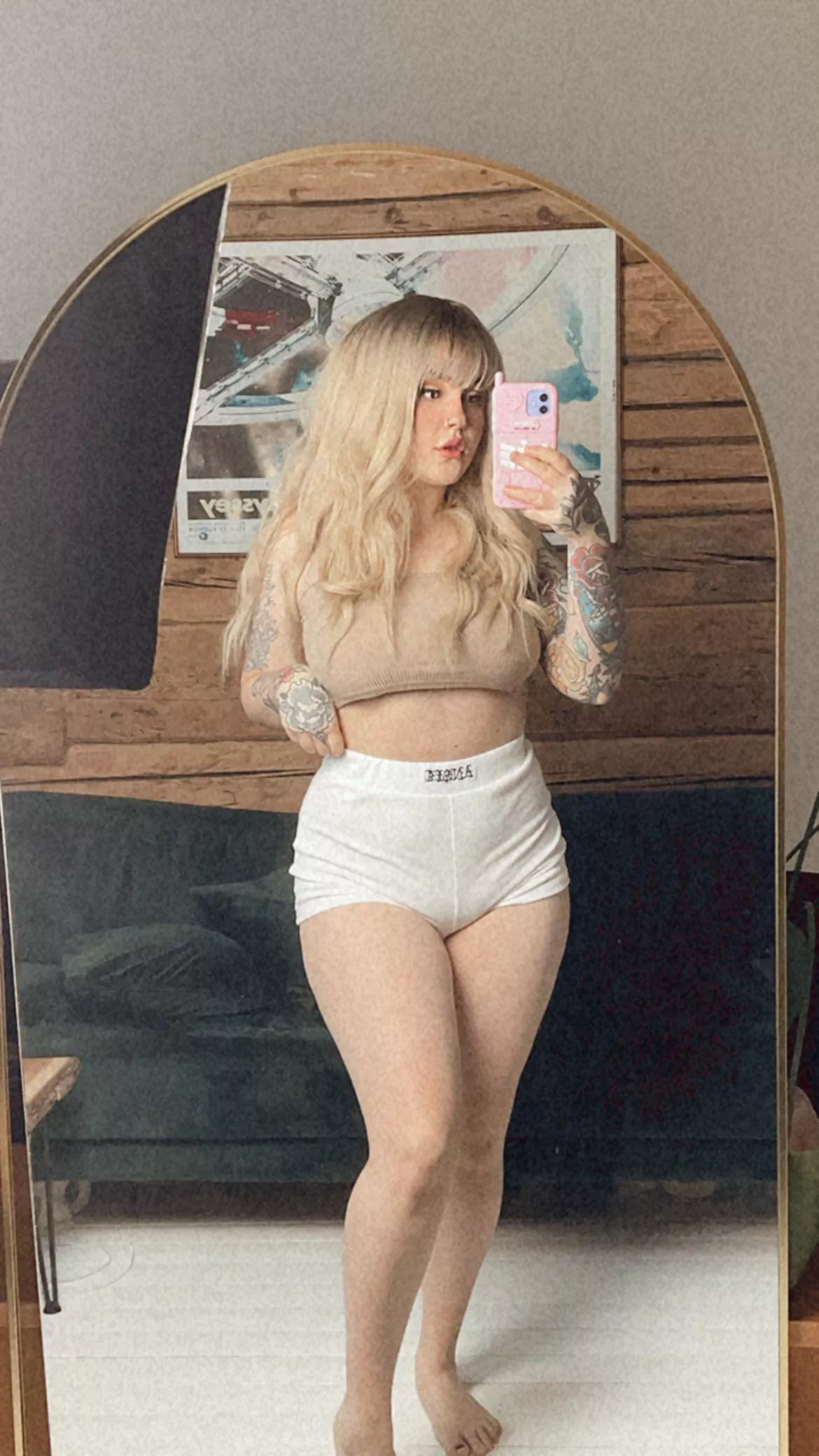 My thighs are even bigger sitting down😏