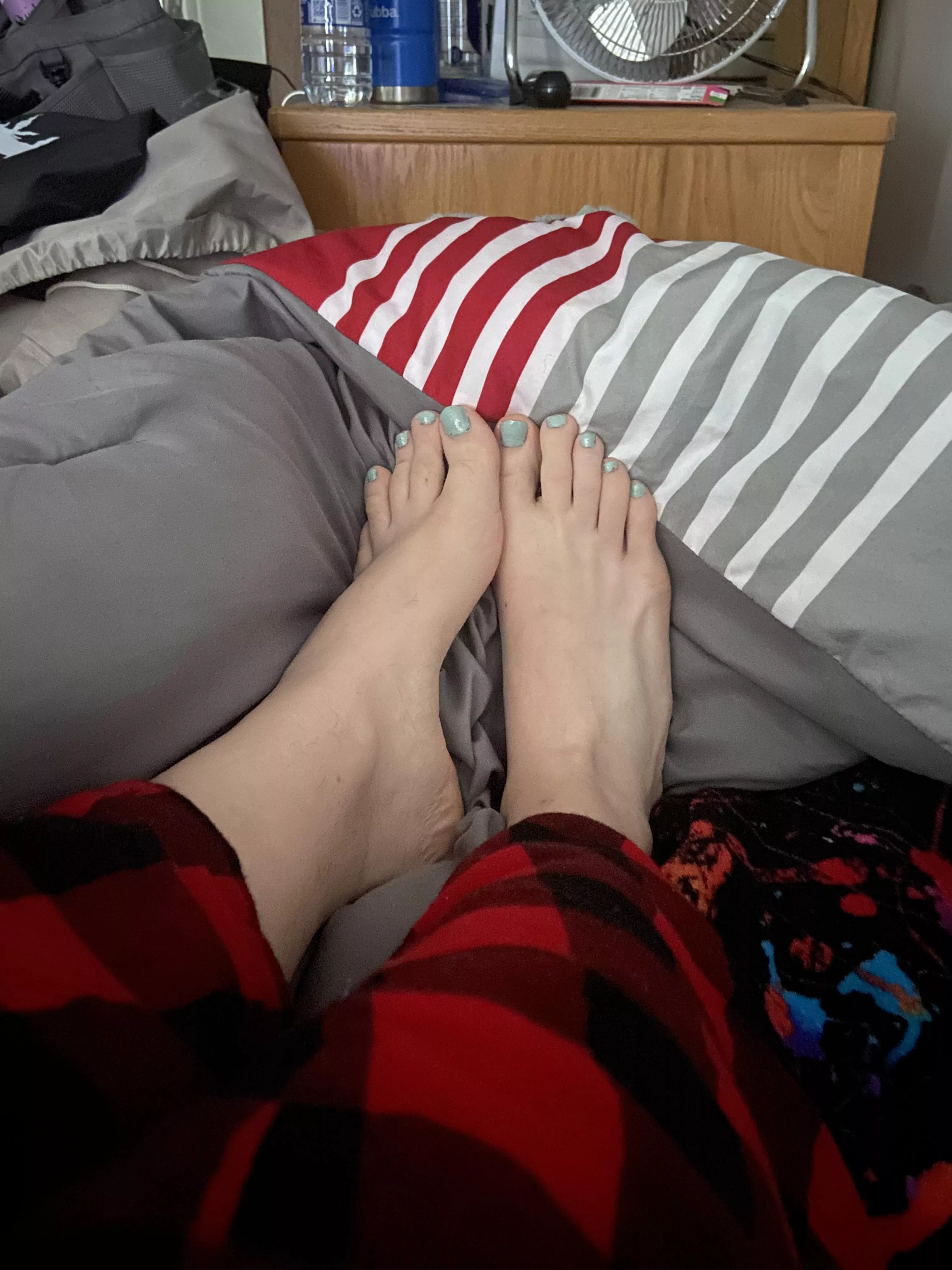 my tired toes want you 💚