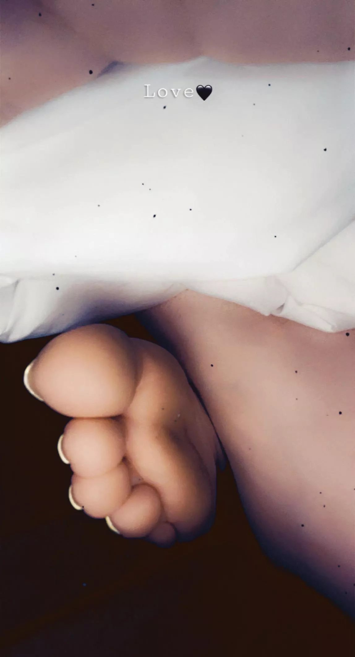 My toes in the dark 😘