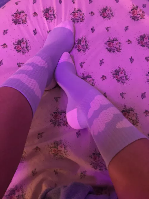 My toes need the warmth of your mouthπ