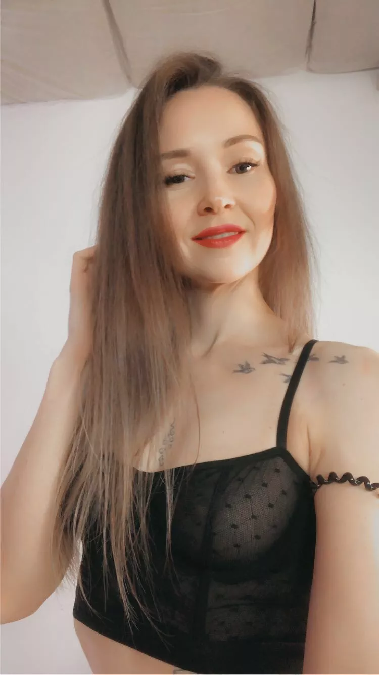 My tongue is literally designed to lick the leftovers off your cock🍆 My tongue is literally designed to lick the leftovers off your cock🍆